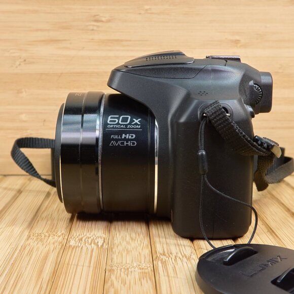 Panasonic Lumix DMC-FZ70 16.1 MP Digital Camera, with 60x Optical Zoom, Full HD - Picture 3 of 8